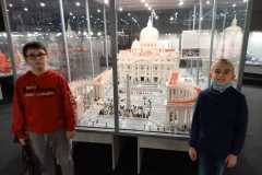 6.-Klasa-5-na-wystawie-klockow-lego