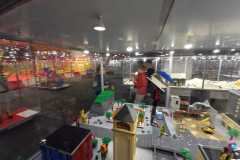 7.-Klasa-5-na-wystawie-klockow-Lego