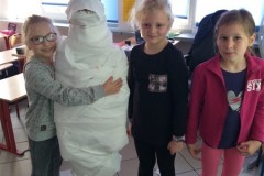 8.-mummy-party