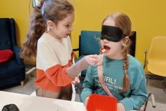 2.-Wycieczka-klasy-3a-Spacer-w-ciemnosci